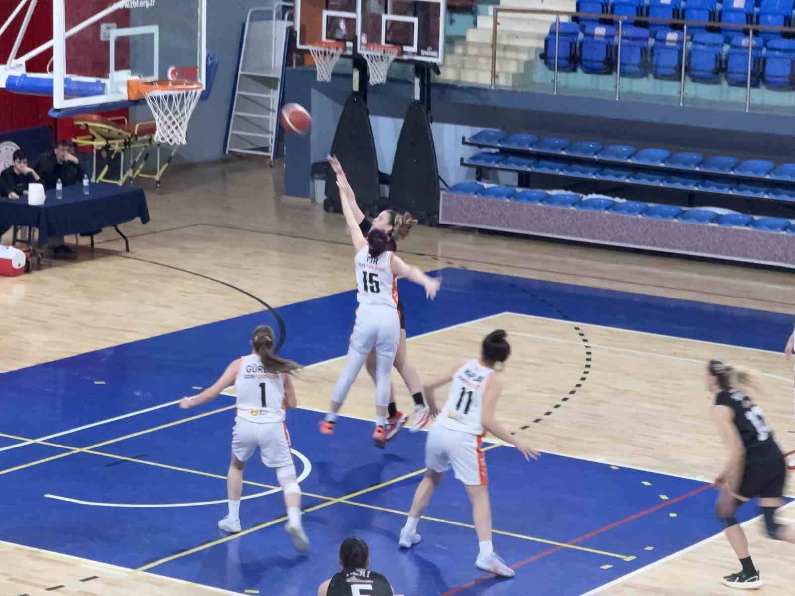 Kadınlar Bölgesel Basketbol Ligi: Düzce Atletik: 44 - Besaş Spor: 51
?v=1