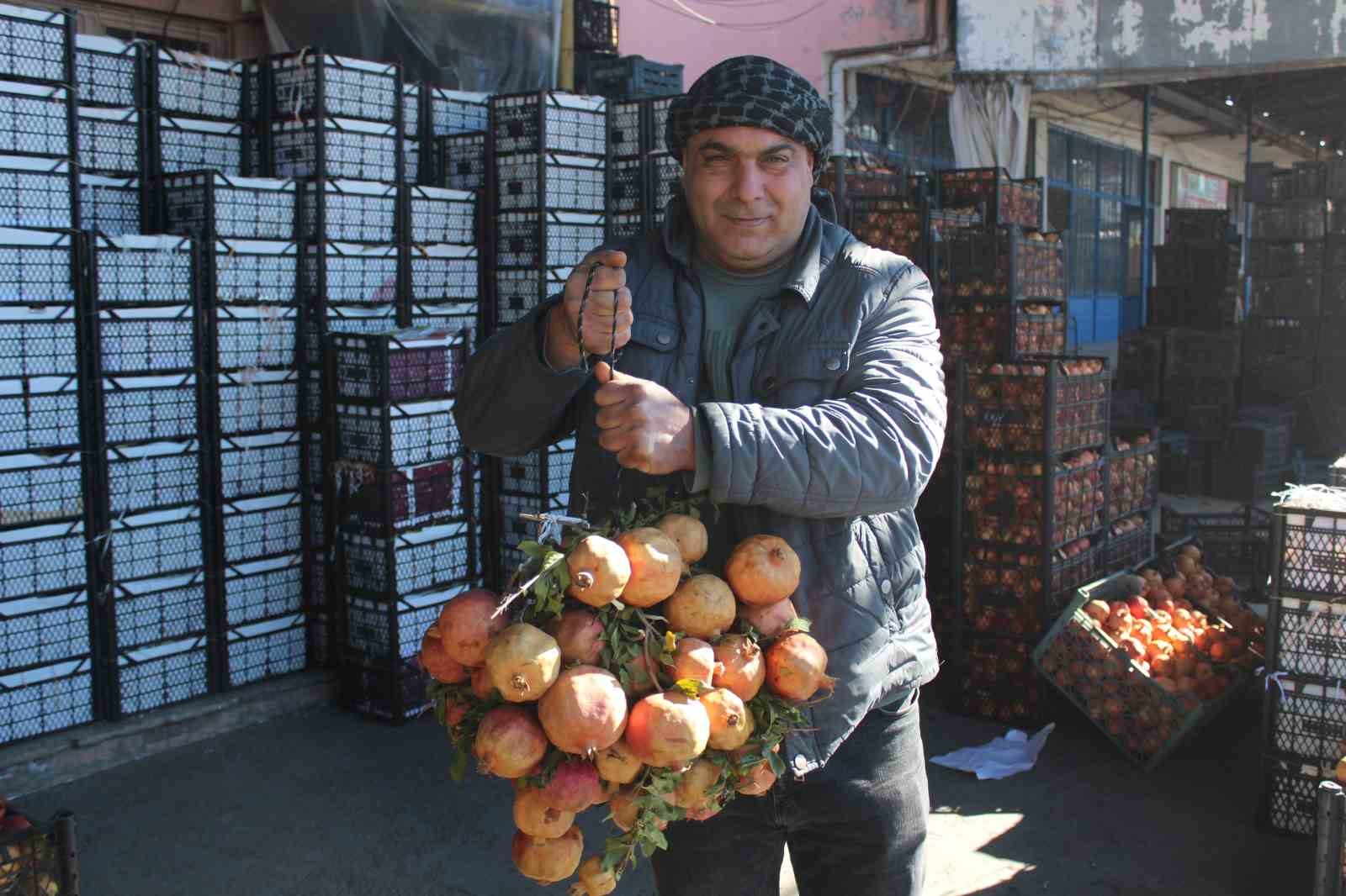 Kendine has lezzetiyle bilinen  Zivzik  narı kilosu 30 liradan satılıyor
?v=1