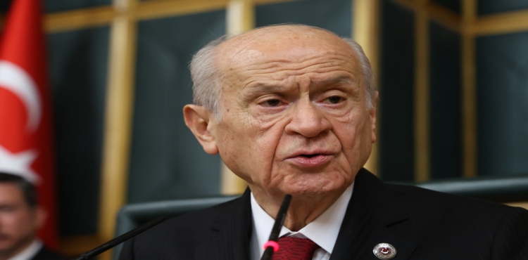 MHP Lideri Devlet Bahçeli: “Bolu Kartalkaya Kayak Merkezi’nde bulunan ahşap yapılı bir otelde sabaha karşı çıkan yangın milletimizi ve yöre insanımızı derinden üzmüştür. Bu elim olayda hayatlarını kaybeden vatandaşlarımıza Cenab-ı Allah’tan rahmetler, yar?v=1