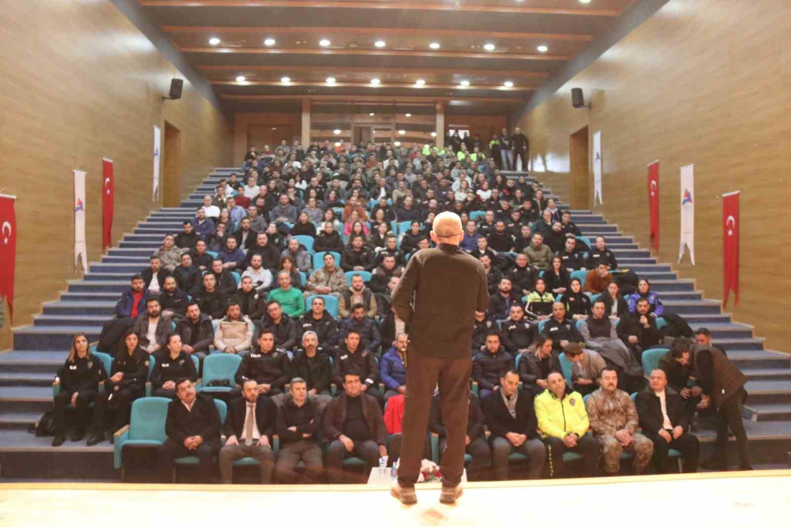 Ağrı Emniyet Müdürlüğü’nde  Polis Teşkilatına Öfke Kontrolü ve Stres Yönetimi  semineri
?v=1