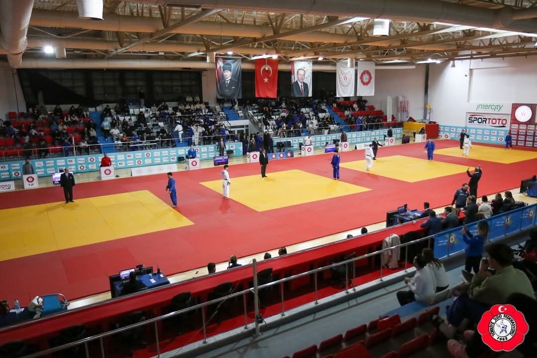 Judoda Denizlili Nazifhan Özen Türkiye Milli Takımına seçildi
?v=1