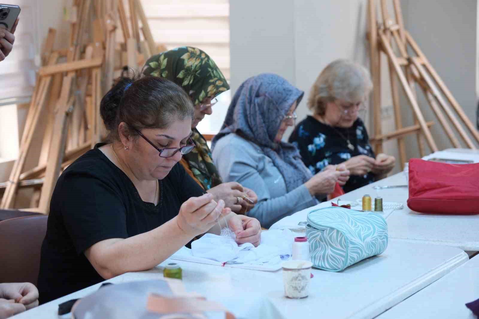 Odunpazarı Belediyesi’nden kadınlara iğne oyası atölyesi
?v=1