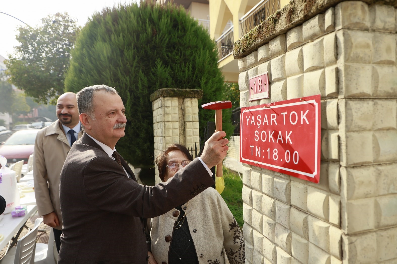 Yaşar Tok’un adı Yunusemre’de yaşayacak
?v=1