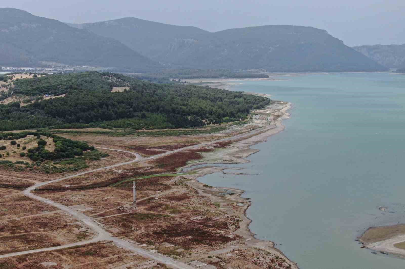 İzmir’de kuraklık tehlikesi; barajlarda su miktarı kritik seviyede
?v=1