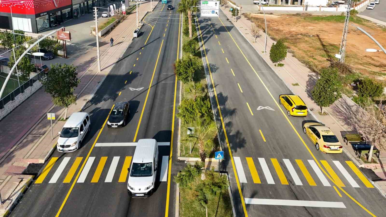 Mersin’de yol yenileme çalışmaları sürüyor
?v=1