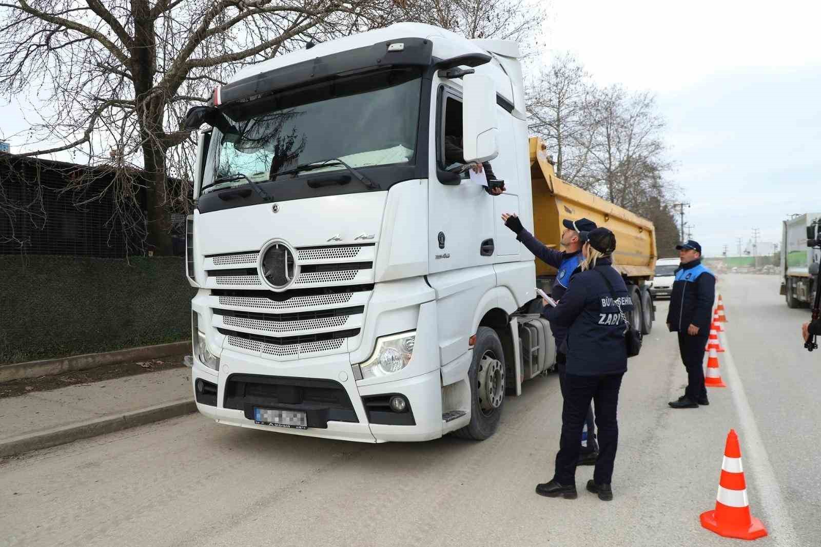 Ordu’da ağır tonajlı araçlara sıkı denetim
?v=1