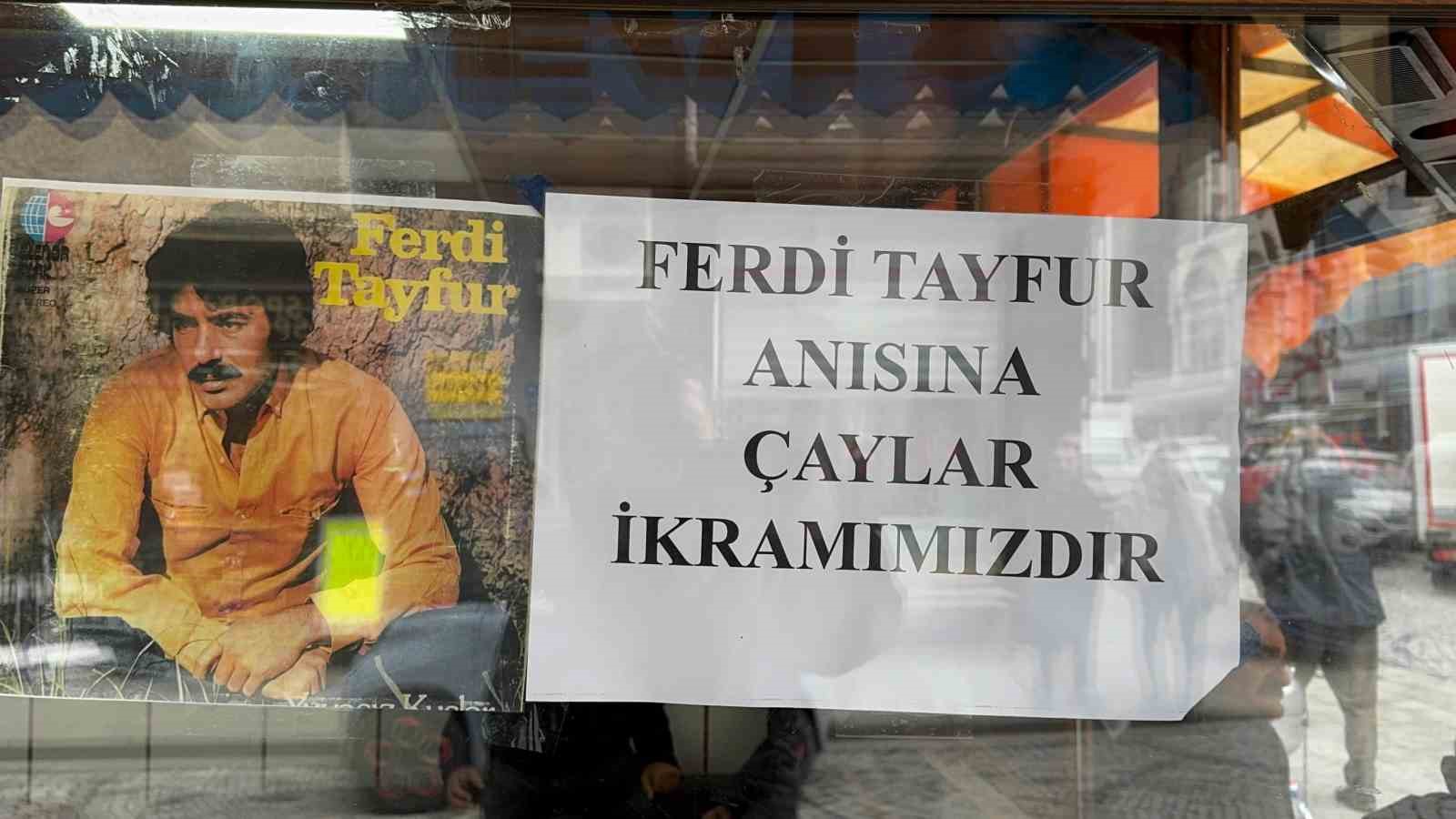 Ferdi Tayfur hayranı muhtar herkese ücretsiz Rize çayı dağıttı
?v=1