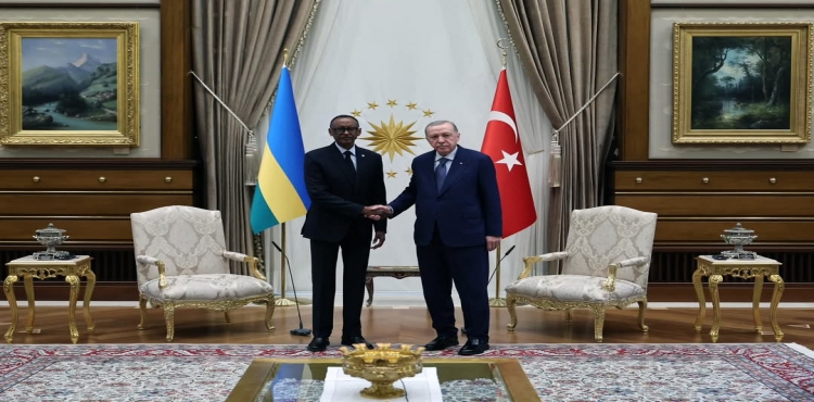 Cumhurbaşkanı Erdoğan, Ruanda Cumhurbaşkanı Kagame’yi resmi törenle karşıladı?v=1