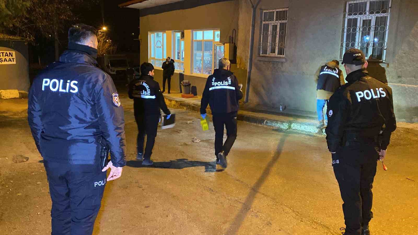 Elazığ’da silahlı ve bıçaklı kavga: 2 yaralı
?v=1