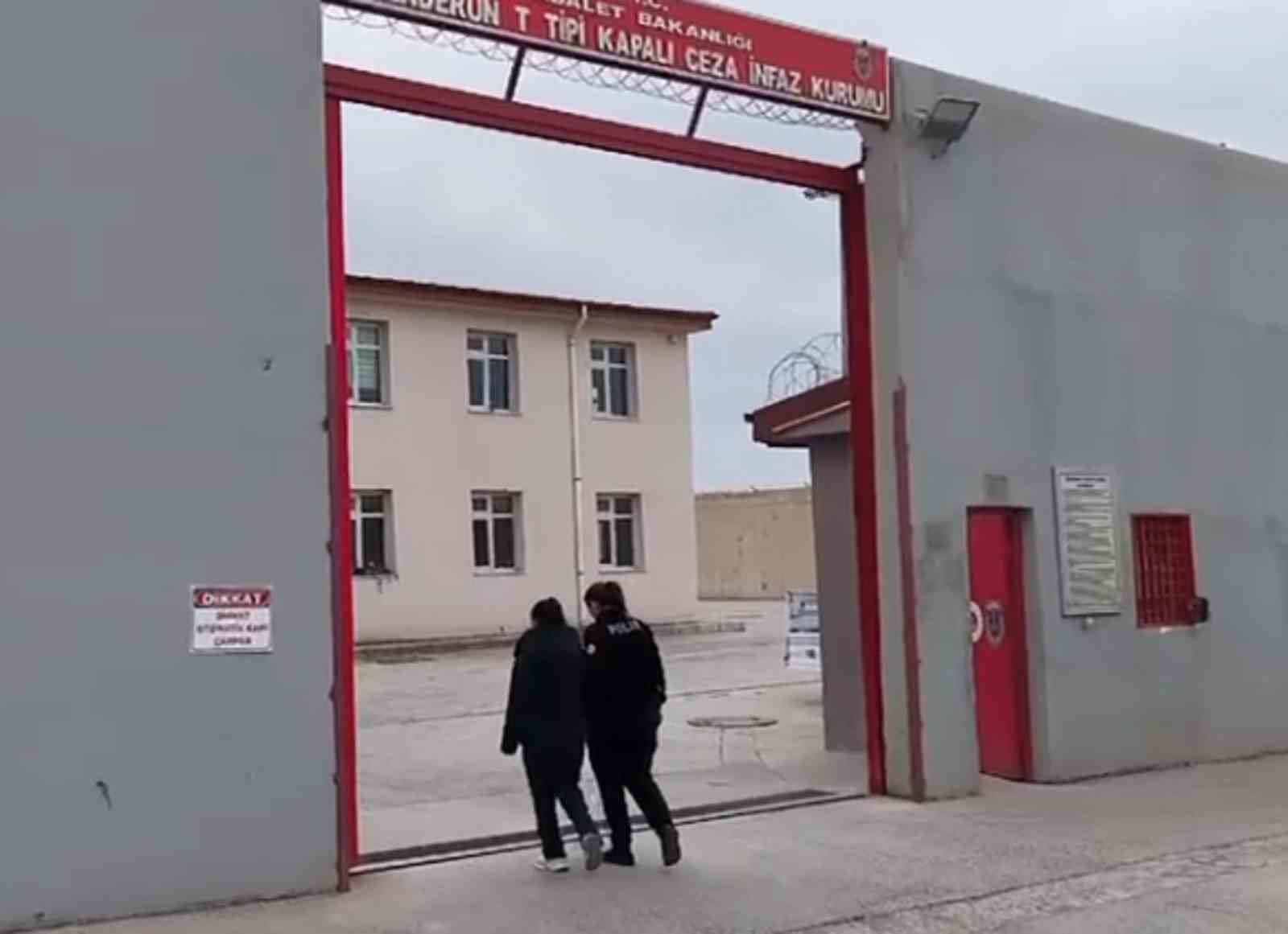 Hatay’da yakalama kararı ile aranan 4 şahıs tutuklandı
?v=1