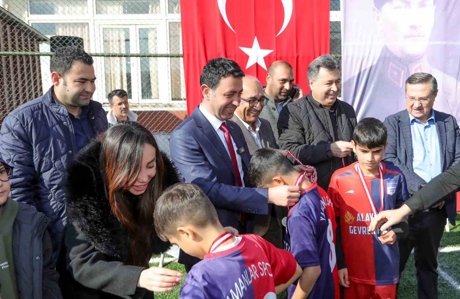 Bayraklı’da U-10 Cup turnuvası görkemli finalle tamamlandı
?v=1