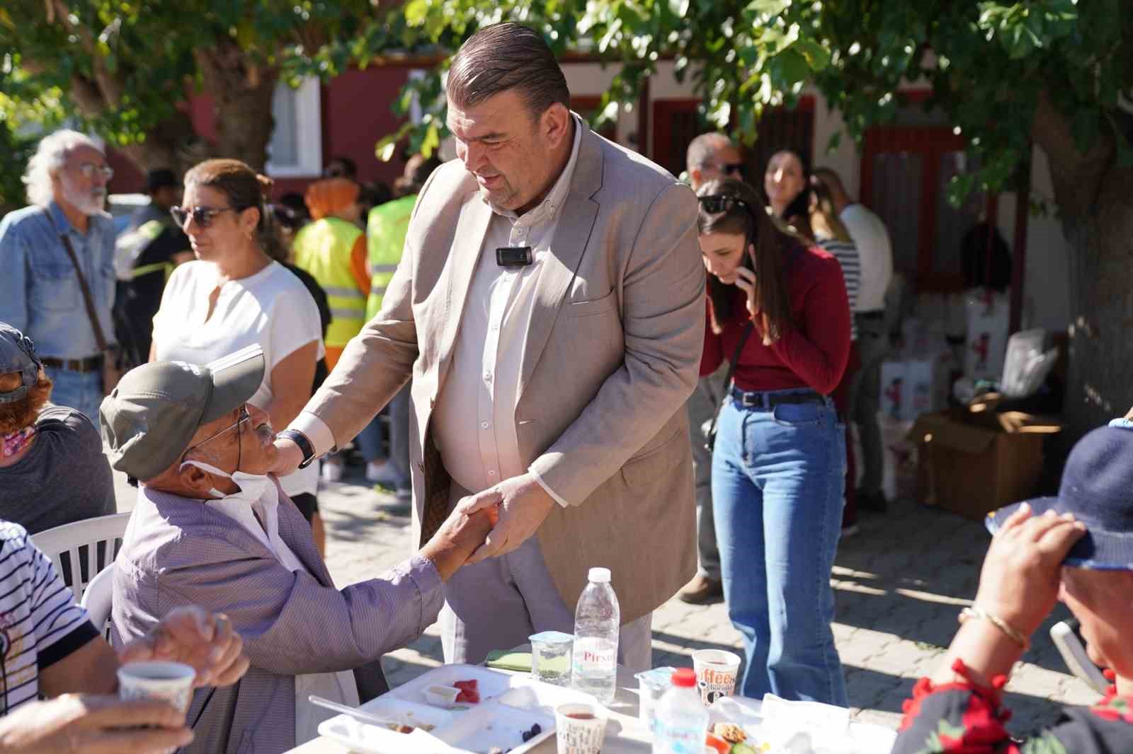 Seferihisar’da her gün 250 haneye sıcak yemek
?v=1