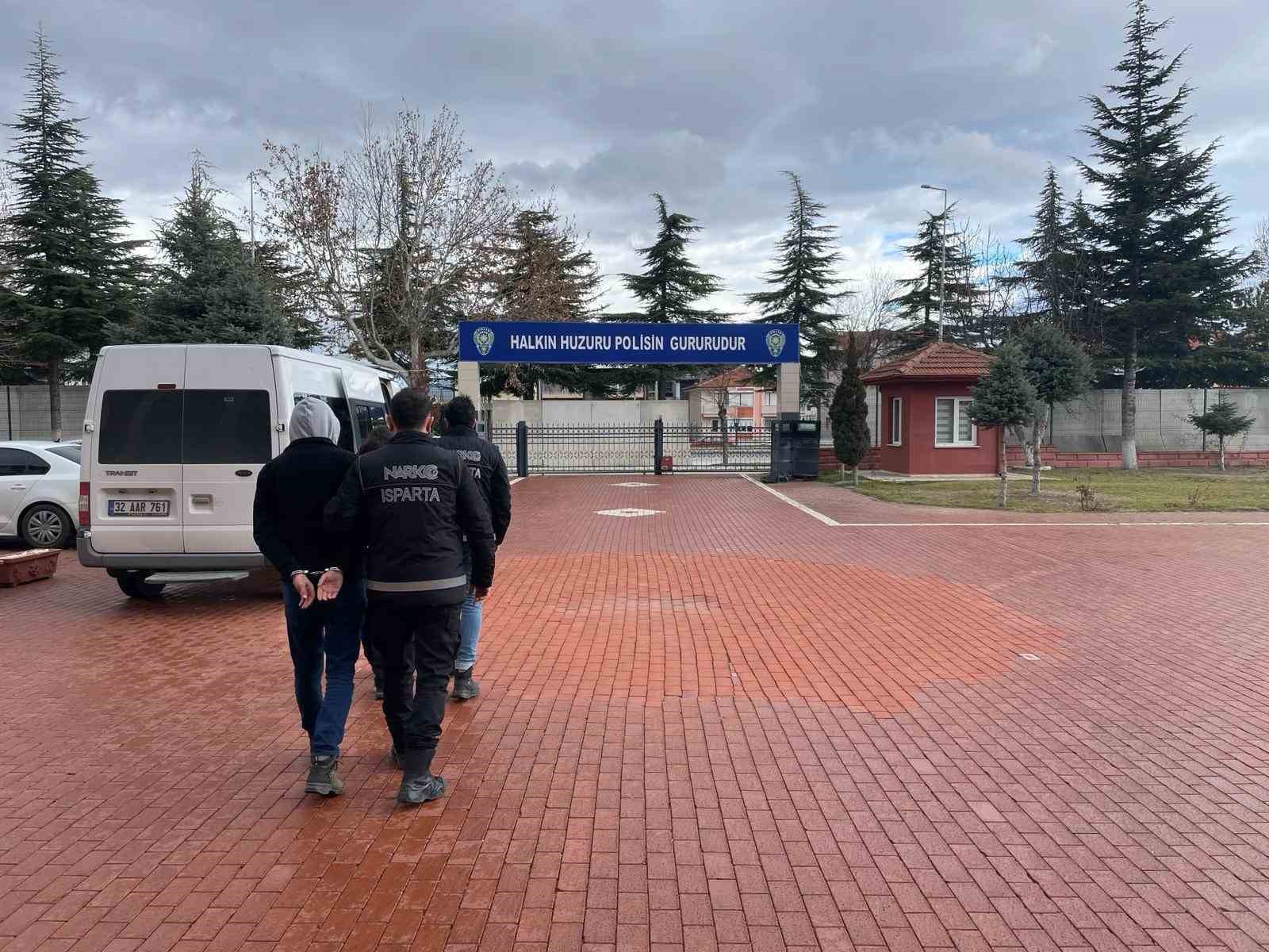 Isparta’da uyuşturucu operasyonunda 19 tutuklama
?v=1