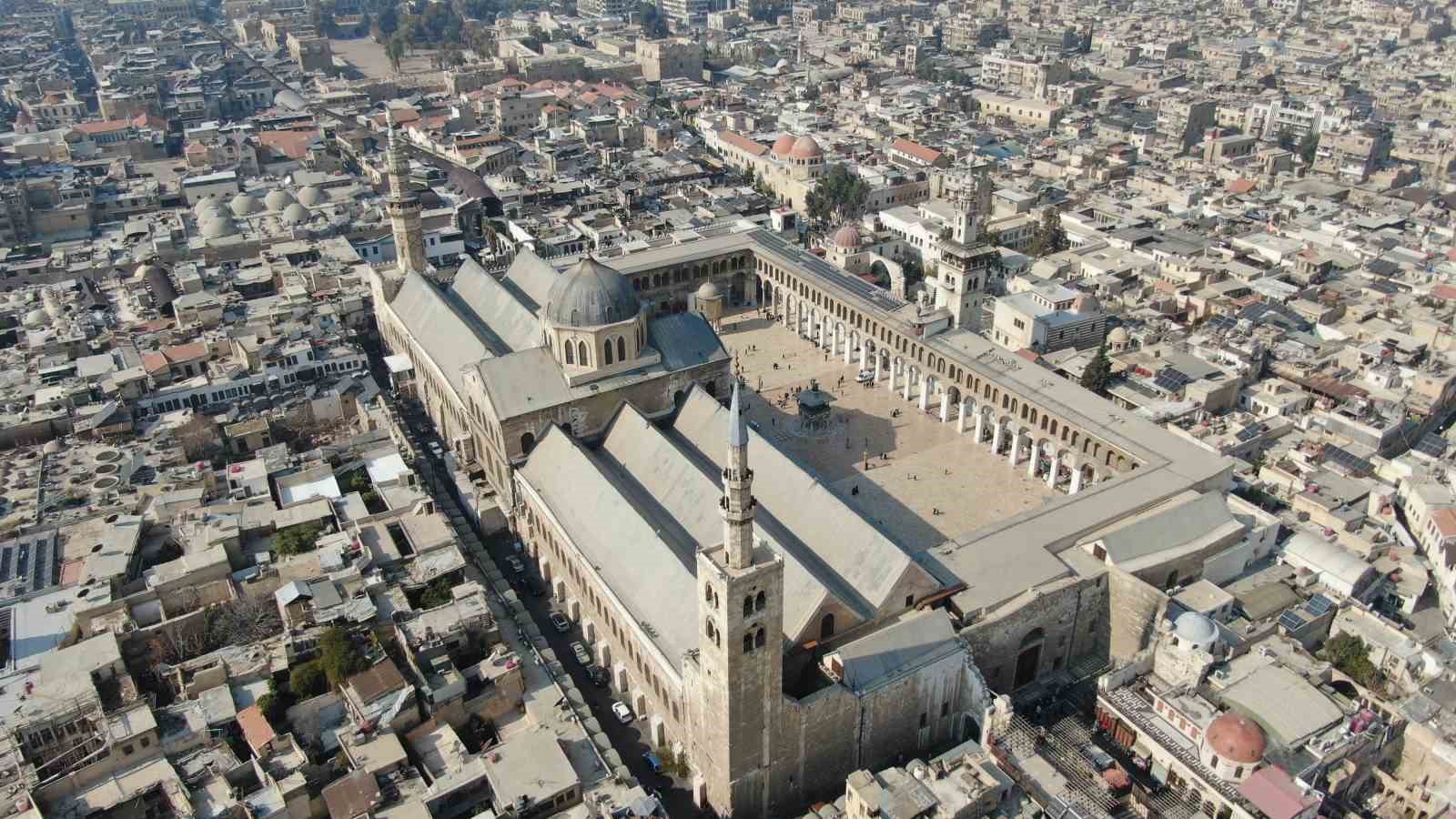 Suriyeliler bir kez daha Cuma namazı için Emevi Camii’nde
?v=1