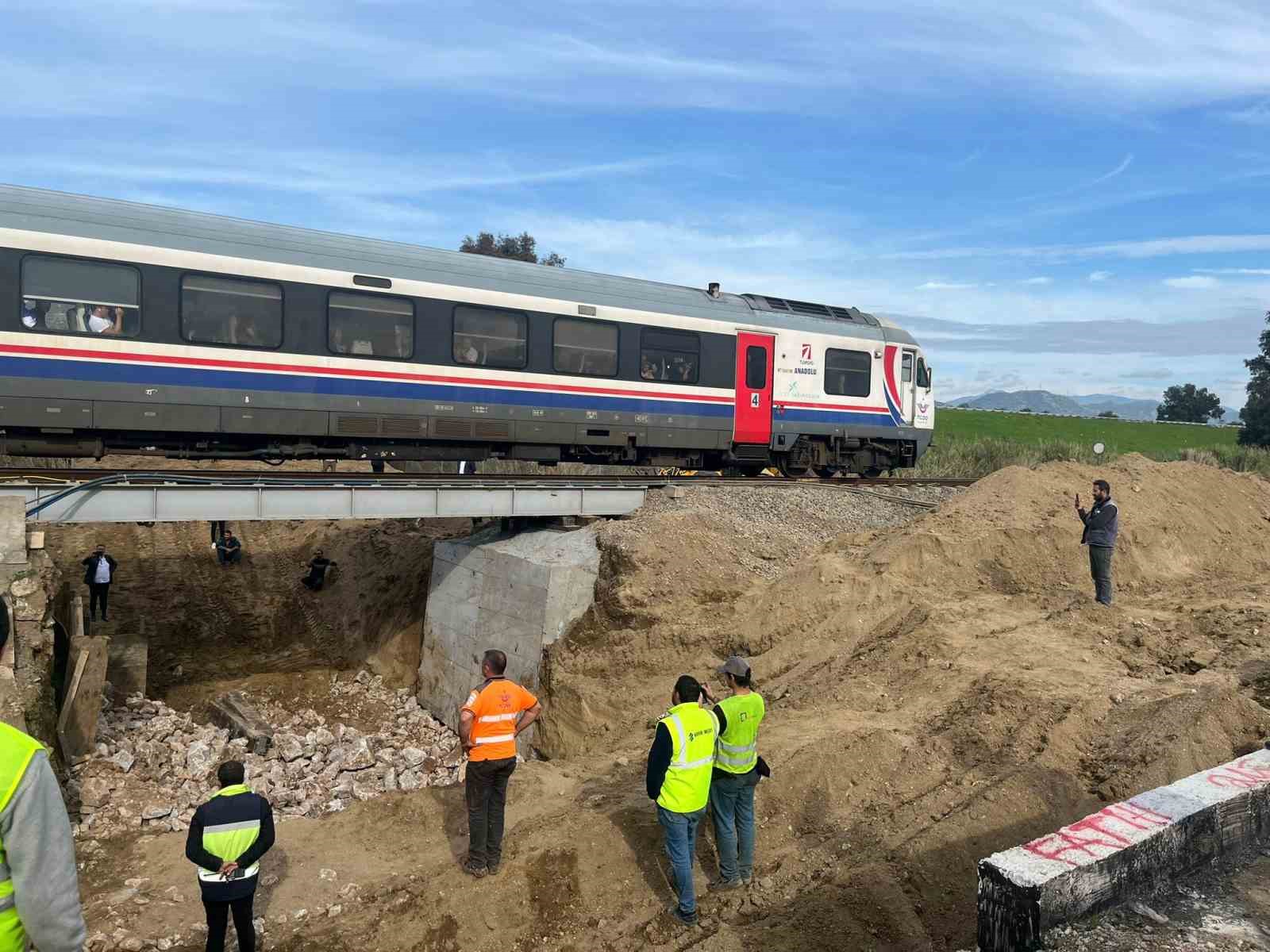 Menfez çalışması nedeniyle durdurulan tren seferleri başladı
?v=1