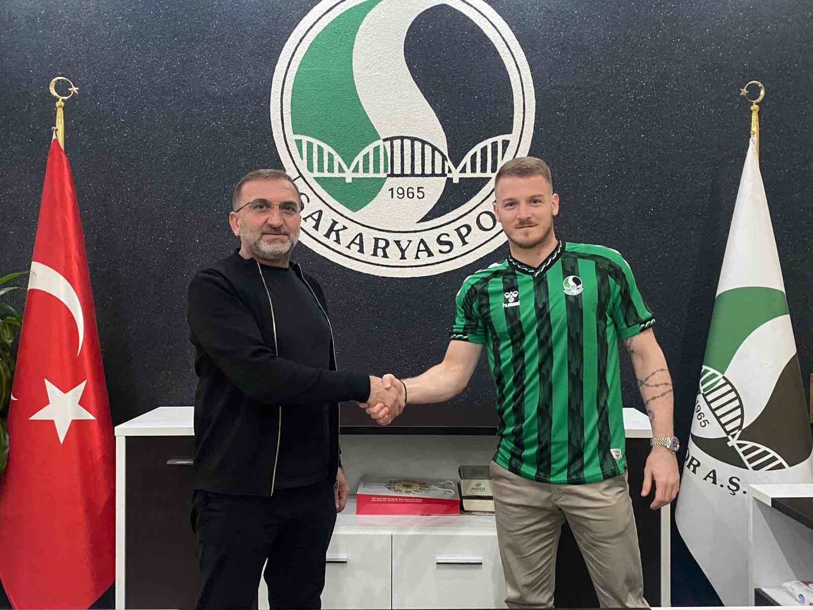 Sakaryaspor, Ognjen Ozegovic’i renklerine bağladı
?v=1