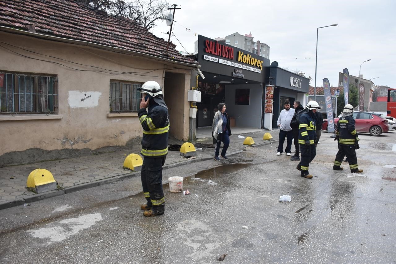 Müstakil binada çıkan yangın korkuttu
