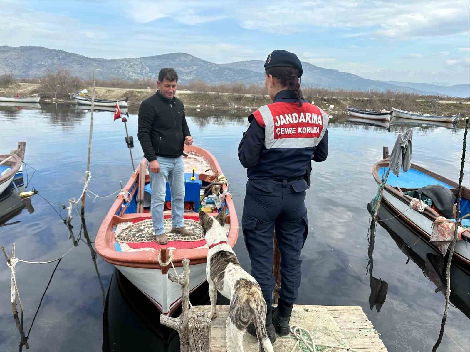 Jandarma ekiplerinden Bafa Gölü’nde kontrol
?v=1