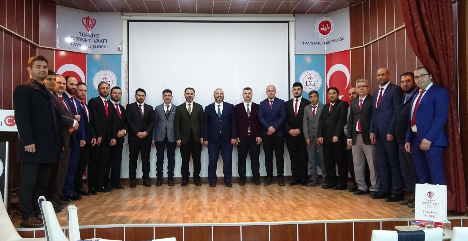 Tavşanlı’da Diyanet’in önemli projelerinden olan Talim ve Tashih-i Huruf Kursu tamamlandı
?v=1