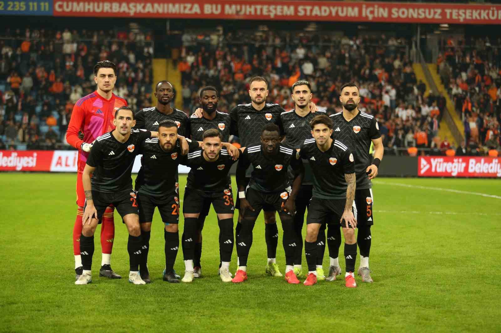 Adanaspor’dan yas mesajı; sahaya siyah formayla çıktı
