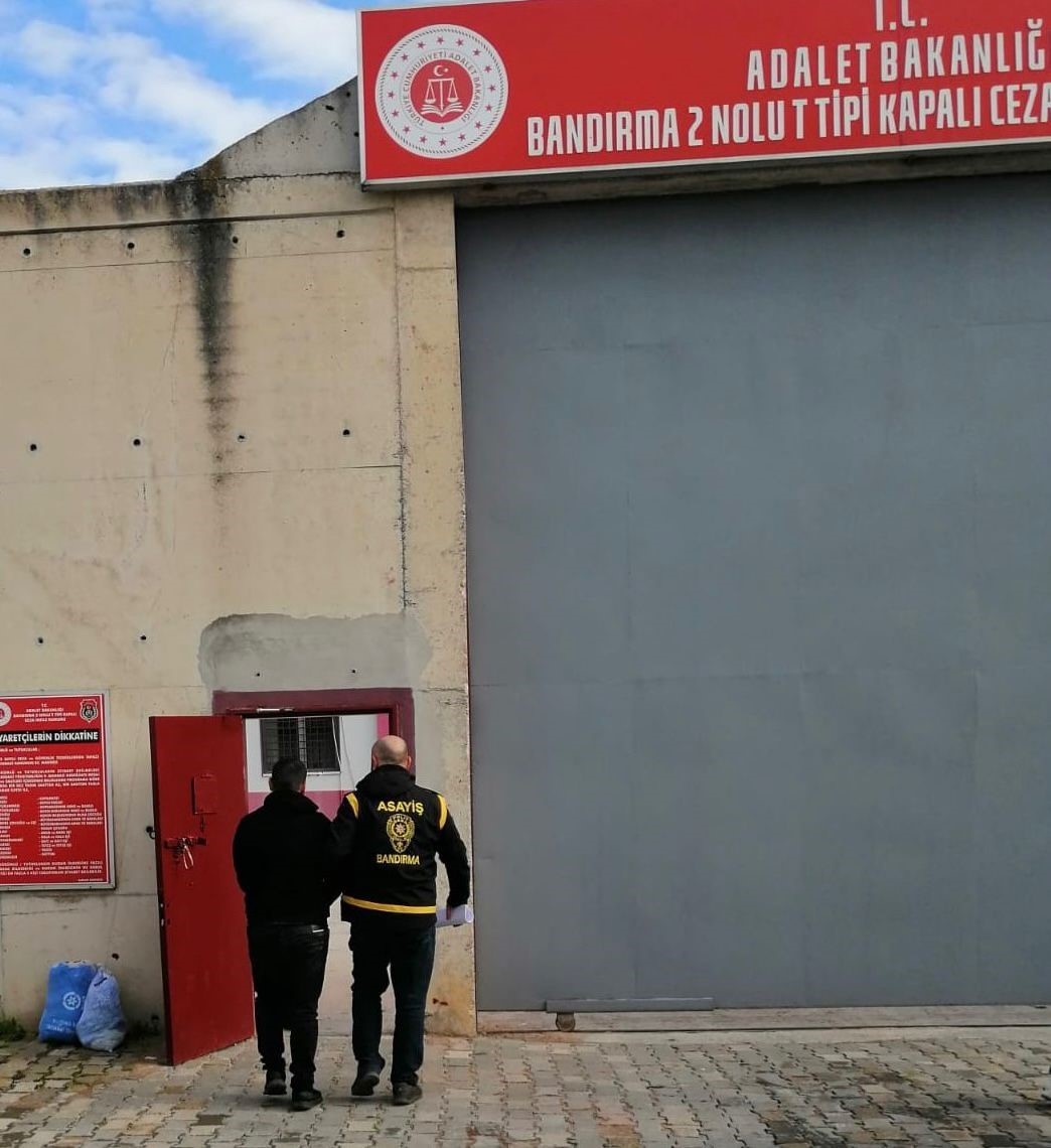 Bandırma’da 27 yıl ceza ile aranan şahış yakalandı
