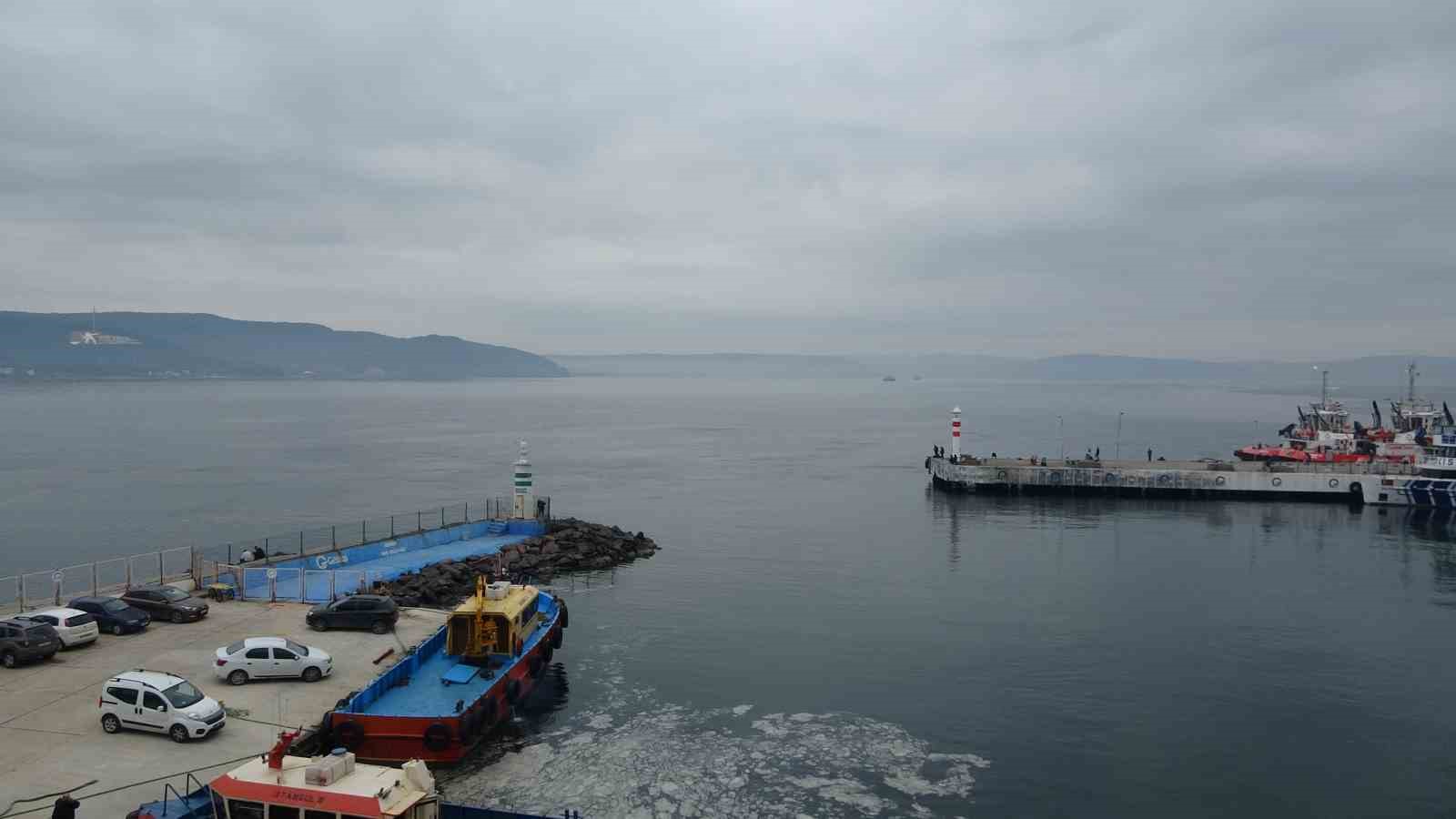 Çanakkale Boğazı sisin etkisini yitirmesiyle tekrar gemi trafiğine açıldı
