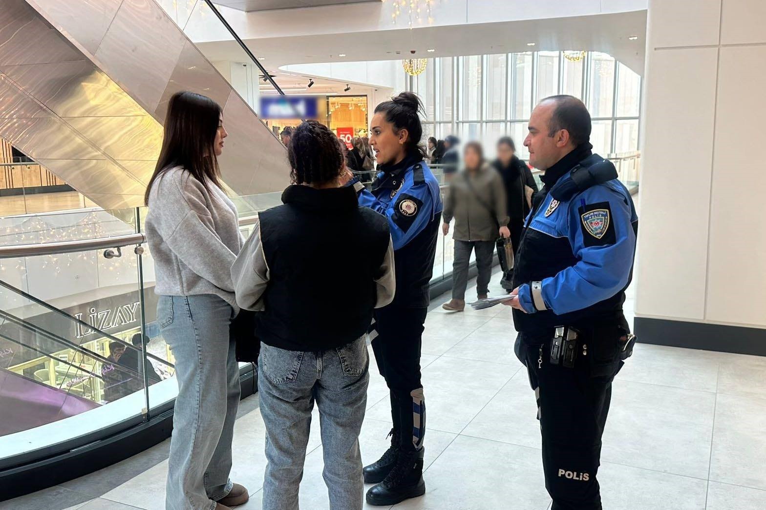 Erzincan’da polis ekiplerinden KADES ve dolandırıcılık bilgilendirmesi yapıldı
