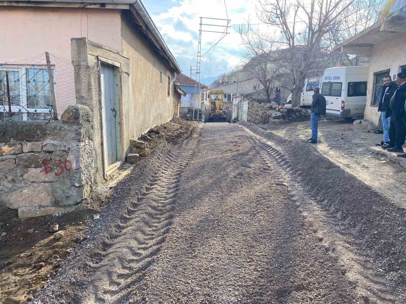 Büyükşehir, kırsalda çamurlu ve bozuk yol bırakmıyor
?v=1