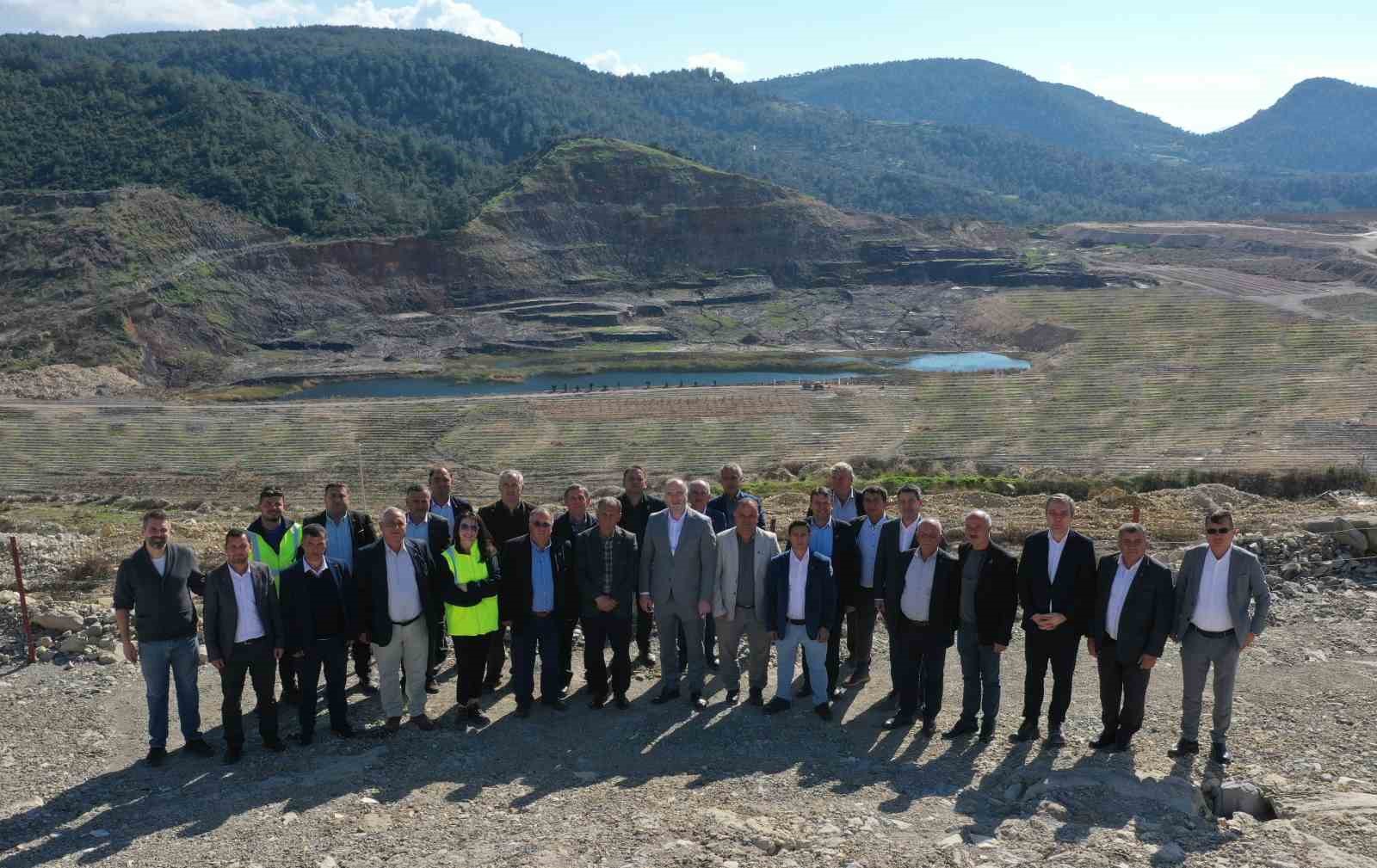 Yeniköy Kemerköy Enerji, Hüsamlar eski maden sahasında Milaslı muhtarlarla fidan dikti
