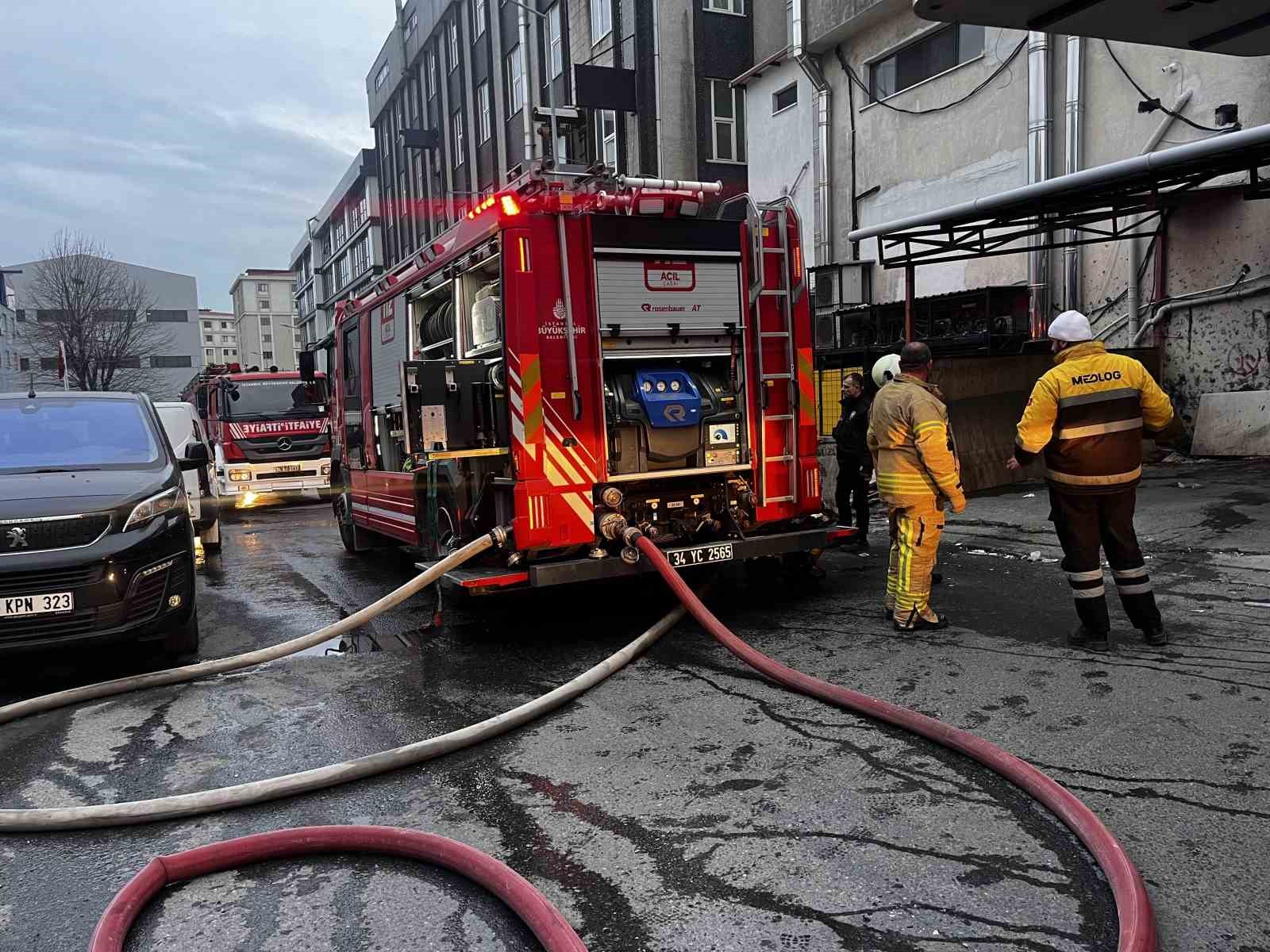 Beylikdüzü’nde korkutan yangın
?v=1