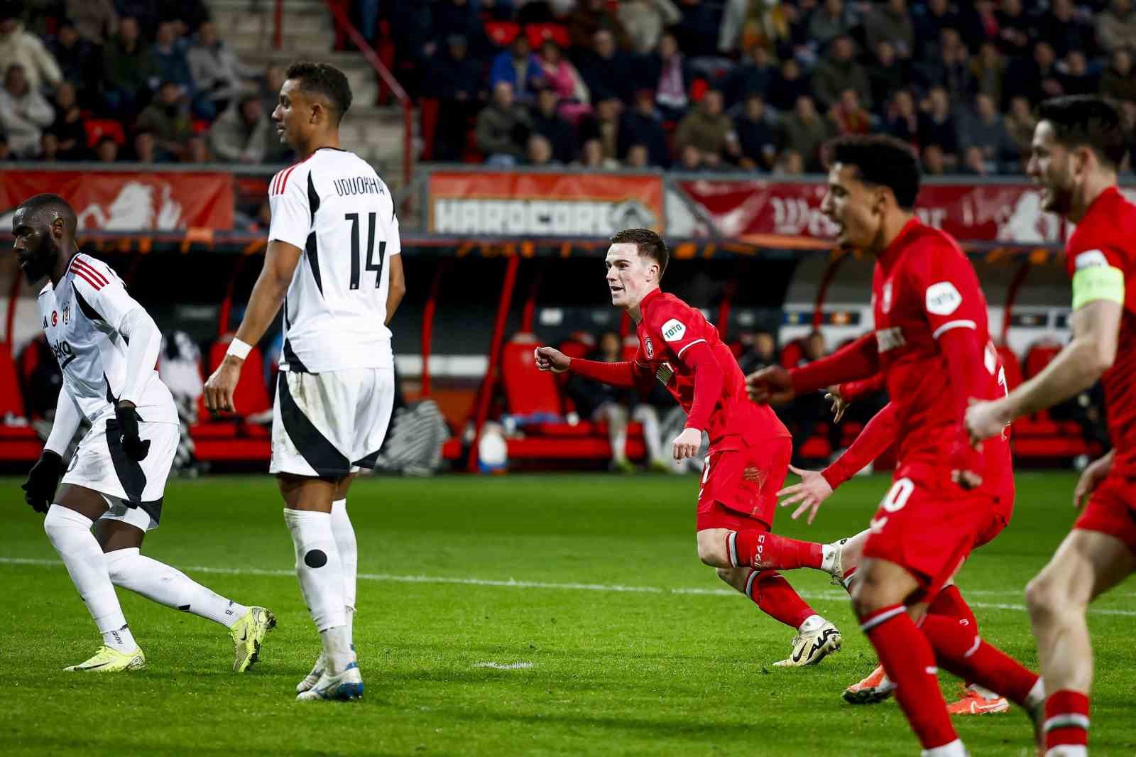 UEFA Avrupa Ligi: Twente: 1 - Beşiktaş: 0 (Maç sonucu)
?v=1