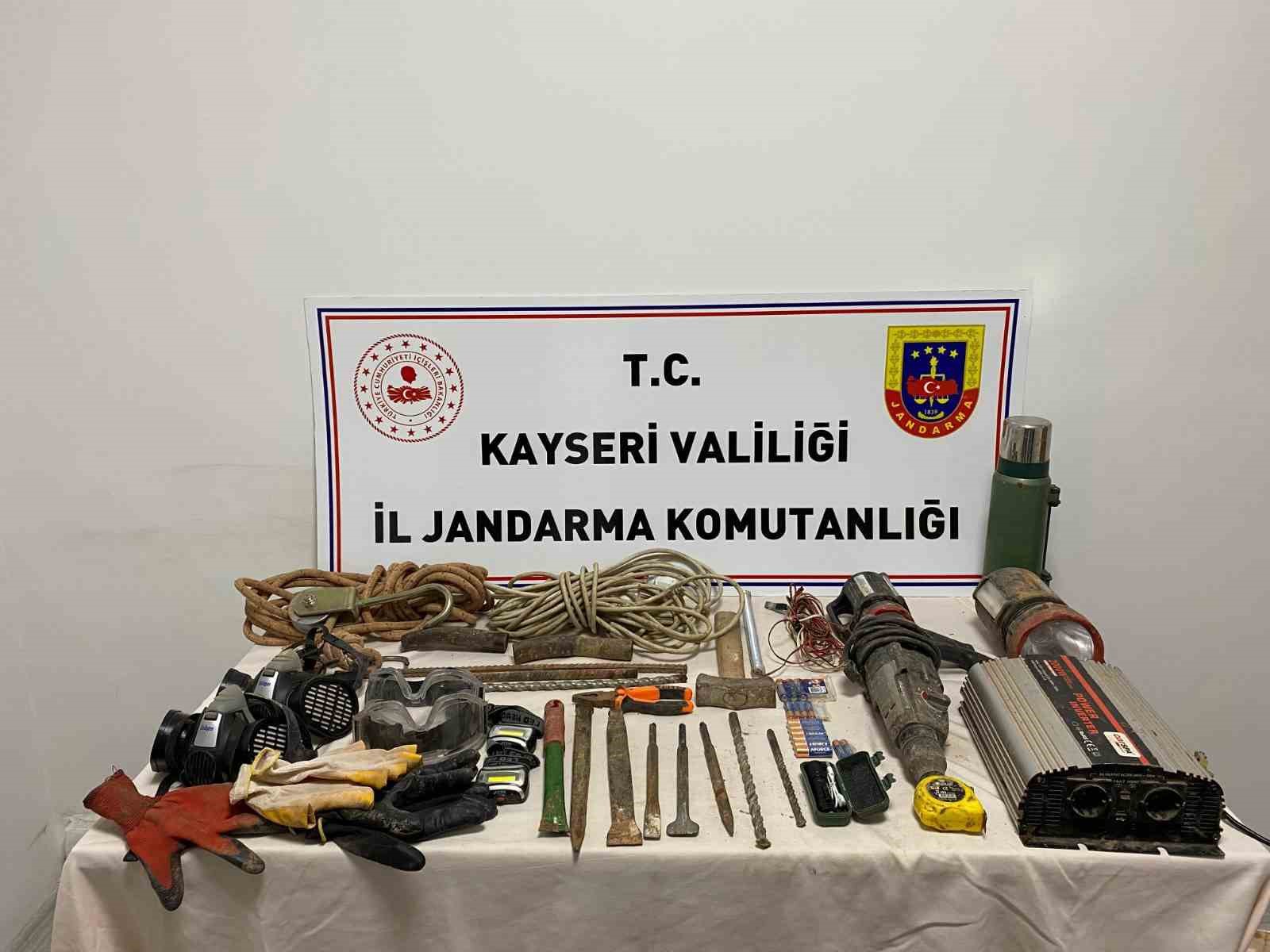 Tümülüste kaçak kazıya suçüstü
?v=1