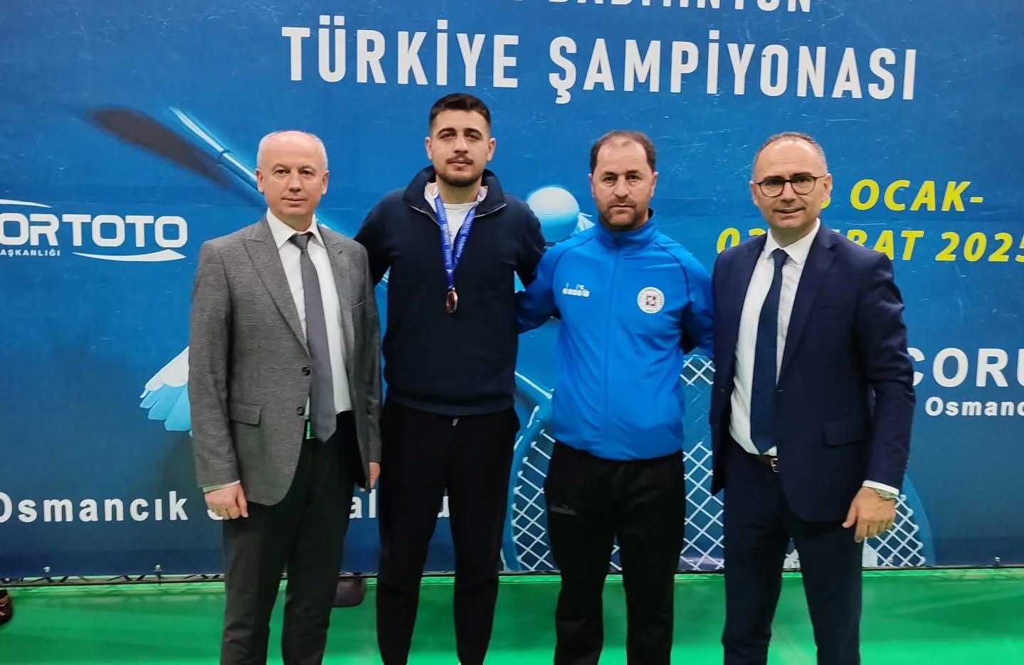 Elazığlı sporcu, badmintonda Türkiye üçüncüsü oldu
?v=1