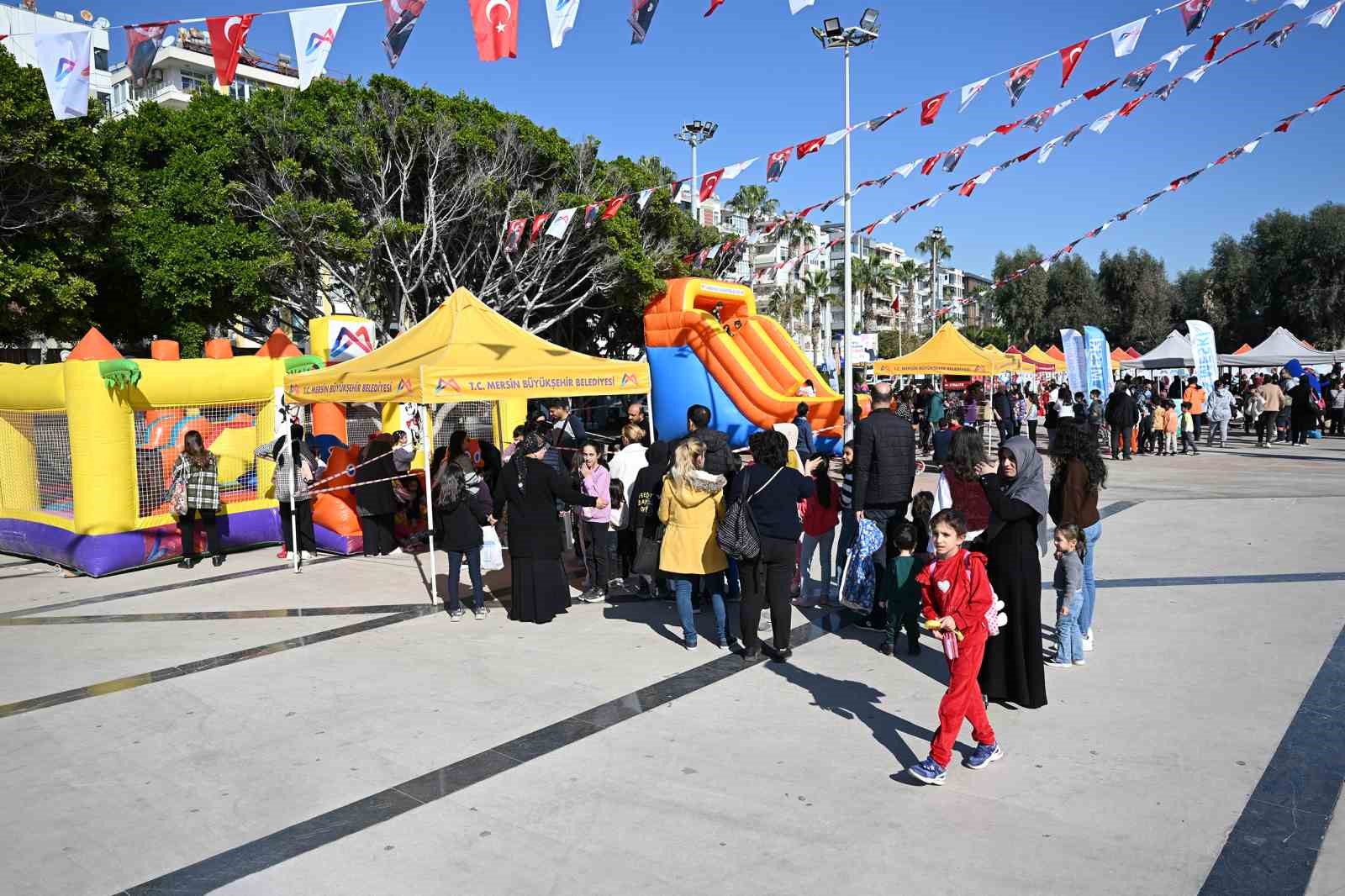 Mersin’de ara tatile giren öğrenciler için etkinlik alanı oluşturuldu
?v=1