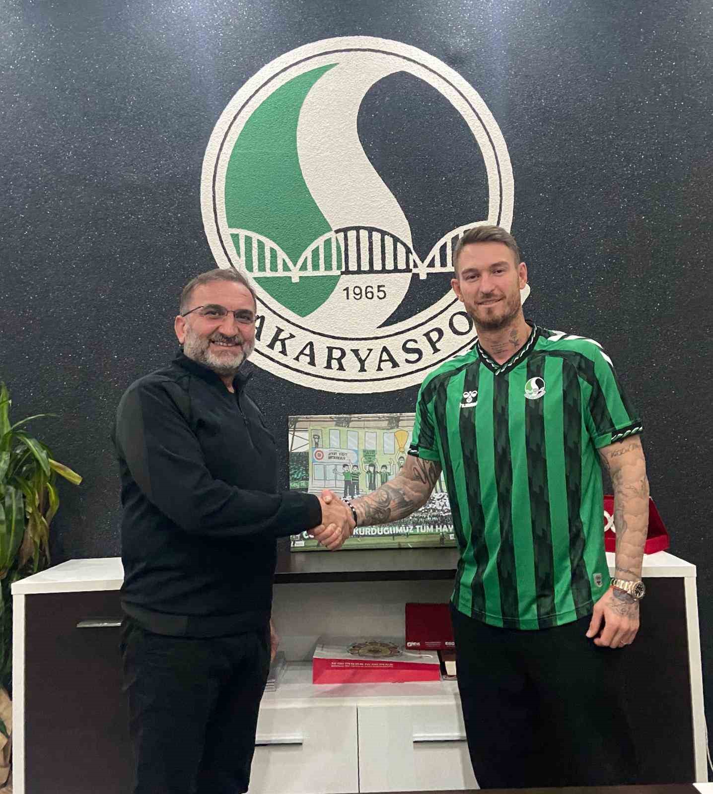 Sakaryaspor, Ömer Şişmanoğlu’nu kadrosuna kattı
