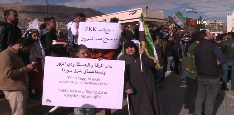 Suriye’de terör örgütü protestosu:  PKK Suriyelilere doğrultulan bir silahtır 