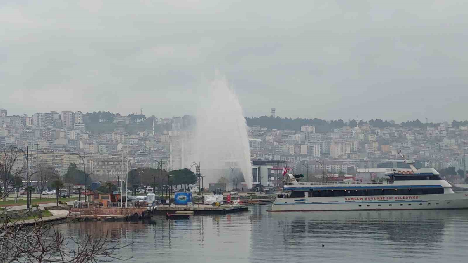 Samsun’da patlayan su borusu onarıldı, su verilmeye başlandı
?v=1