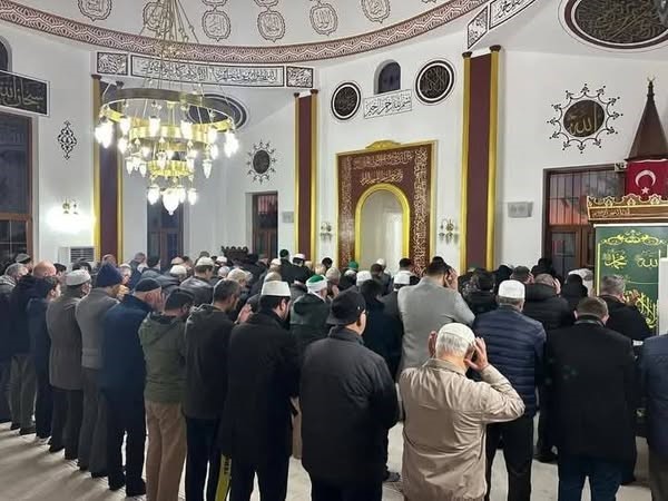 Menteşe’de sabah namazı buluşmasına yoğun ilgi
?v=1