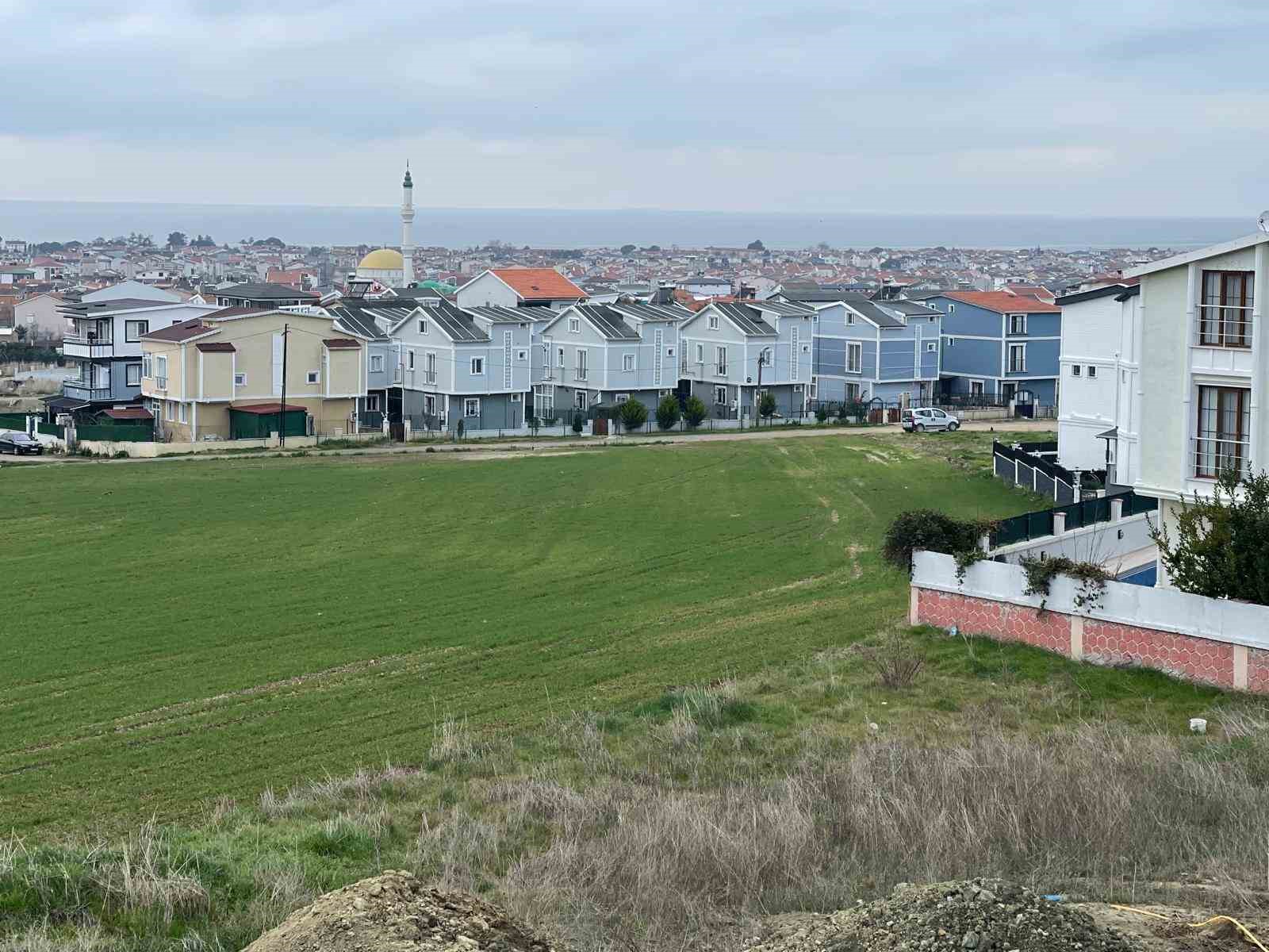 Marmaraereğlisi’nde adres var, yol yok:  Evlerimize helikopterle mi gidelim 
