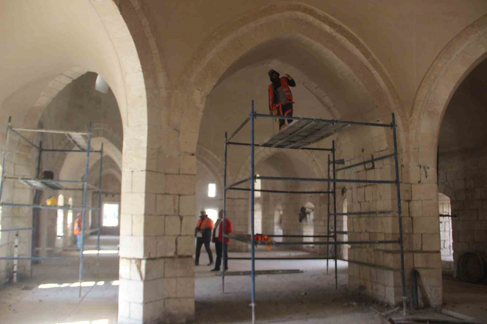 Şanlıurfa’da asrın felaketinde hasar gören 28 camiden 11’i ibadete açıldı
?v=1