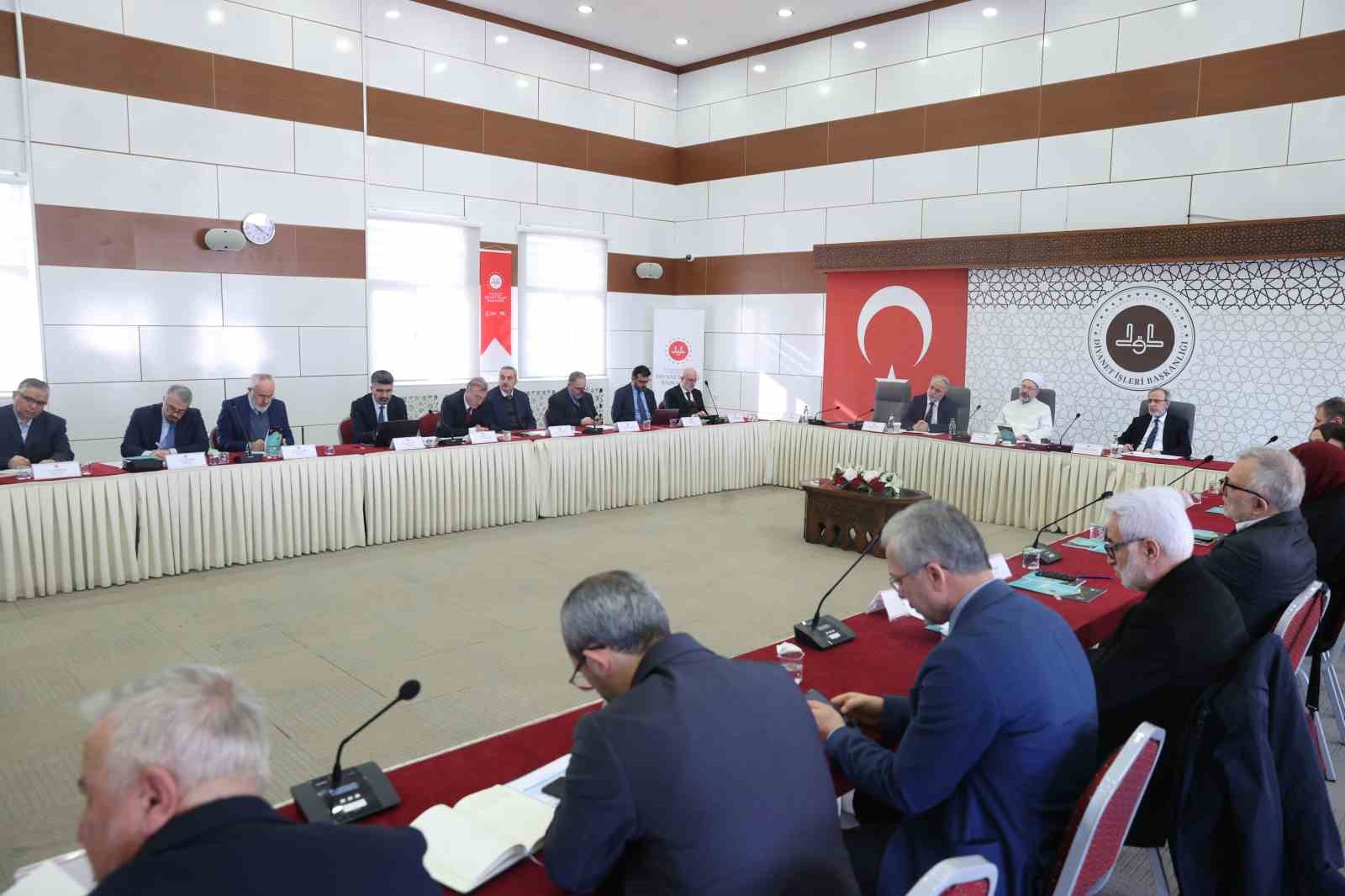 Diyanet İşleri Başkanı Erbaş:  Hutbelerimiz her hafta 22 milyon insana ulaşıyor 
