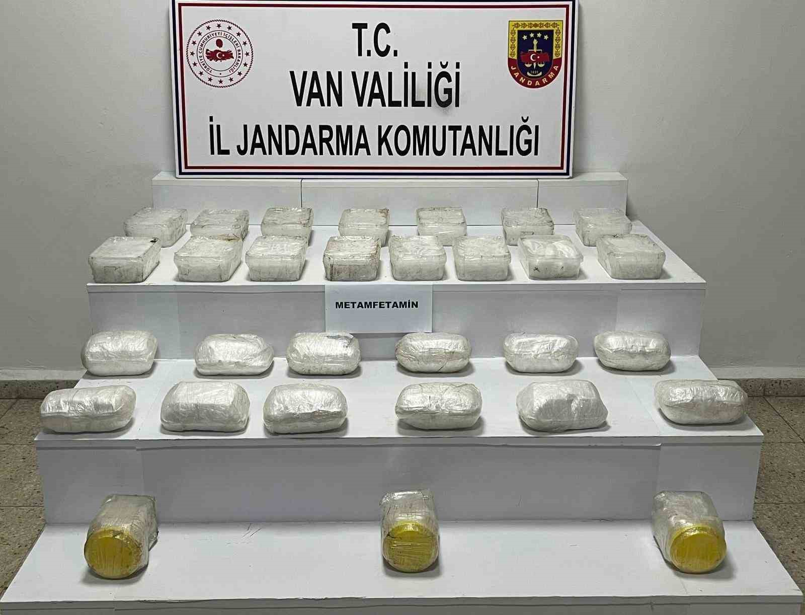 Van’da 243 kilogram 624 gram uyuşturucu ele geçirildi
