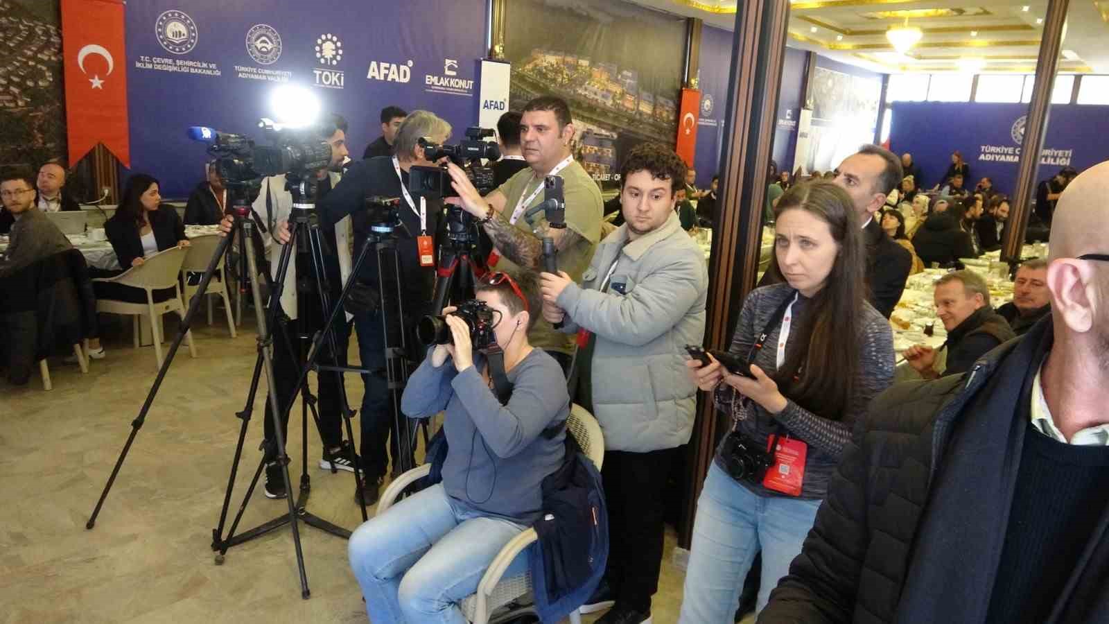 Ulusal ve uluslararası basın mensupları deprem bölgesi Adıyaman’da
?v=1