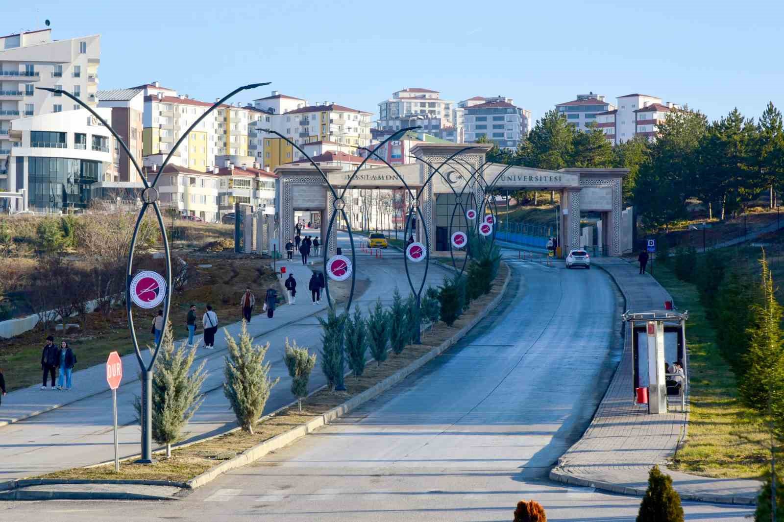 Kastamonu Üniversitesi’nde 7 program daha  Türkiye Yeterlilikler Çerçevesi  logosu aldı
