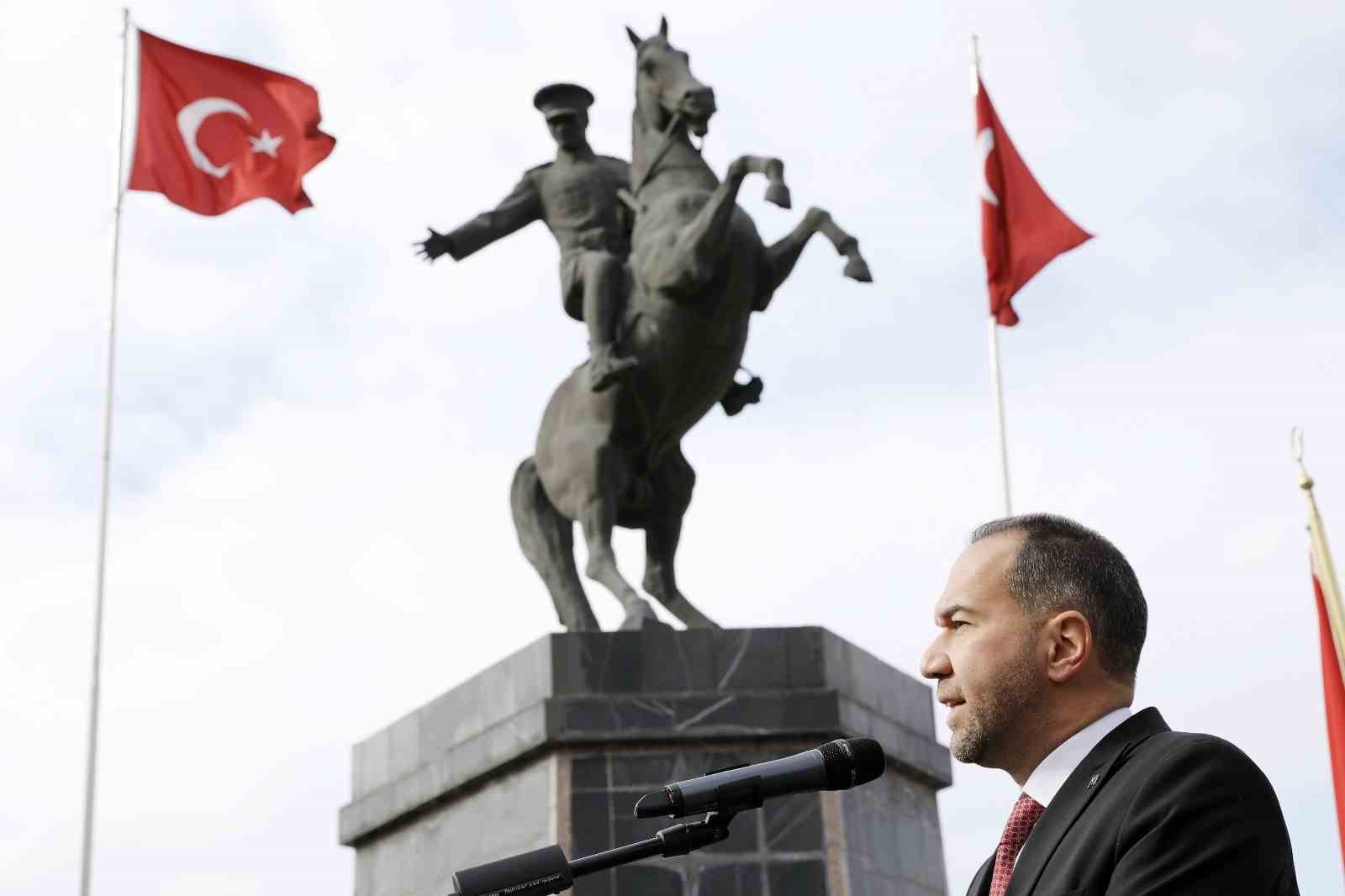 Başkan Özdemir:  Bu onurlu mirası yaşatmak ve yüceltmek en büyük görevimizdir 
?v=1