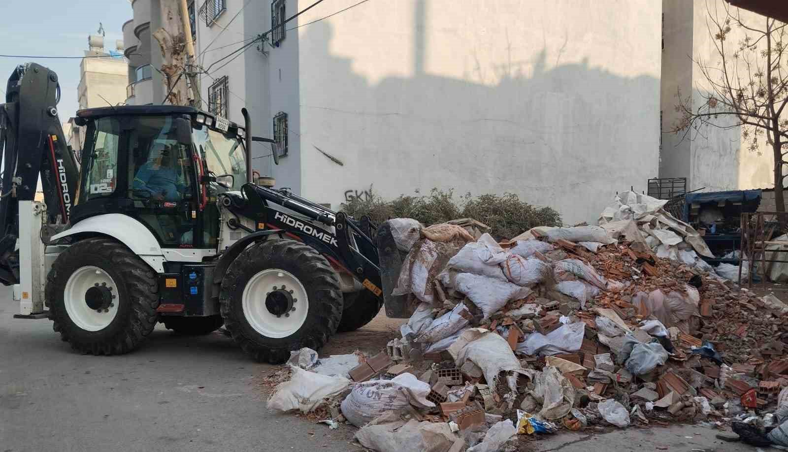 Mersin’de inşaat atıkları temizleniyor
?v=1