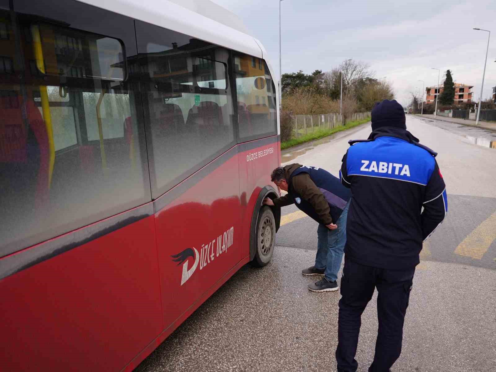 Düzce’de halk otobüslerine kış lastiği denetimi
?v=1