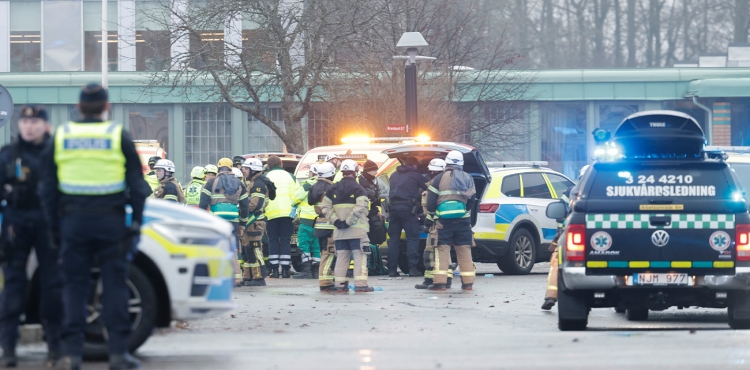 İsveç polisi, Örebro kentindeki okula düzenlenen silahlı saldırıda 10 kişinin öldüğünü açıkladı.