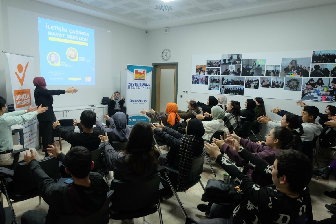 Zeytinburnu’nda gençlere artı 1 yazan seminer: ‘İletişim Çağında Hayat Dersleri’
?v=1