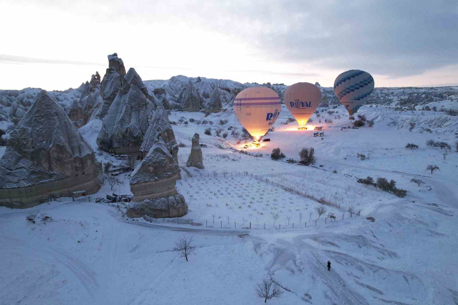 Kapadokya’da balon turuna kar molası
?v=1